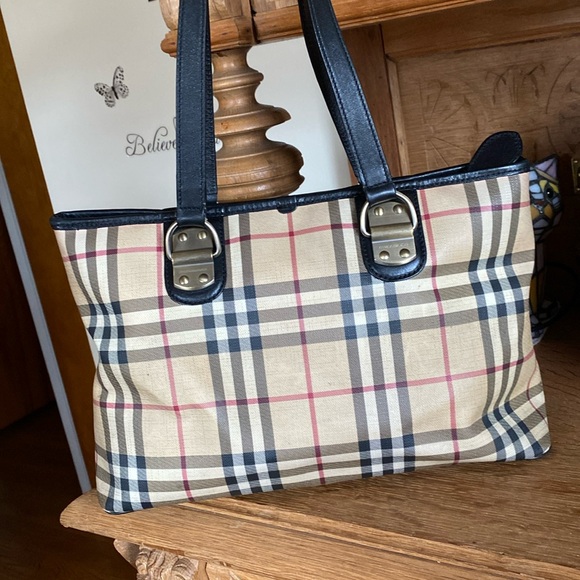 Authentic Burberry Nova Check Canvas Shoulder Bag - Picture 1 of 13